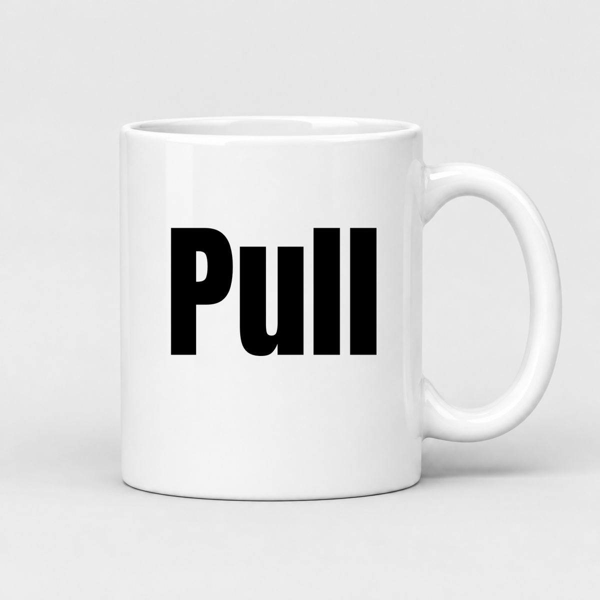 Pull Mug in white