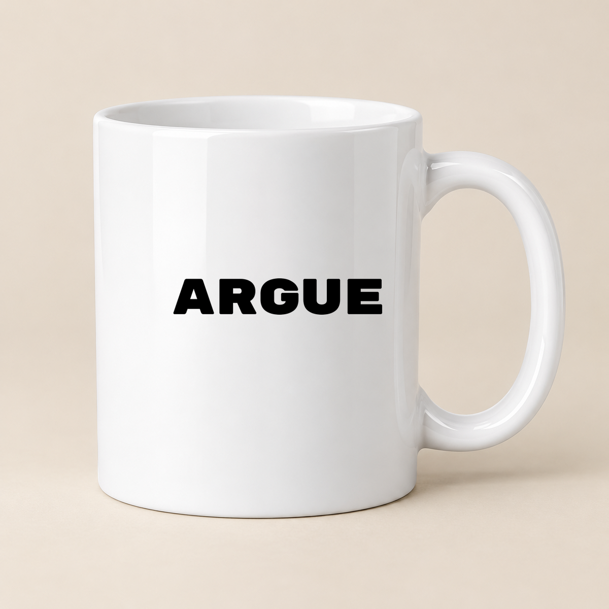 Argue Mug in white