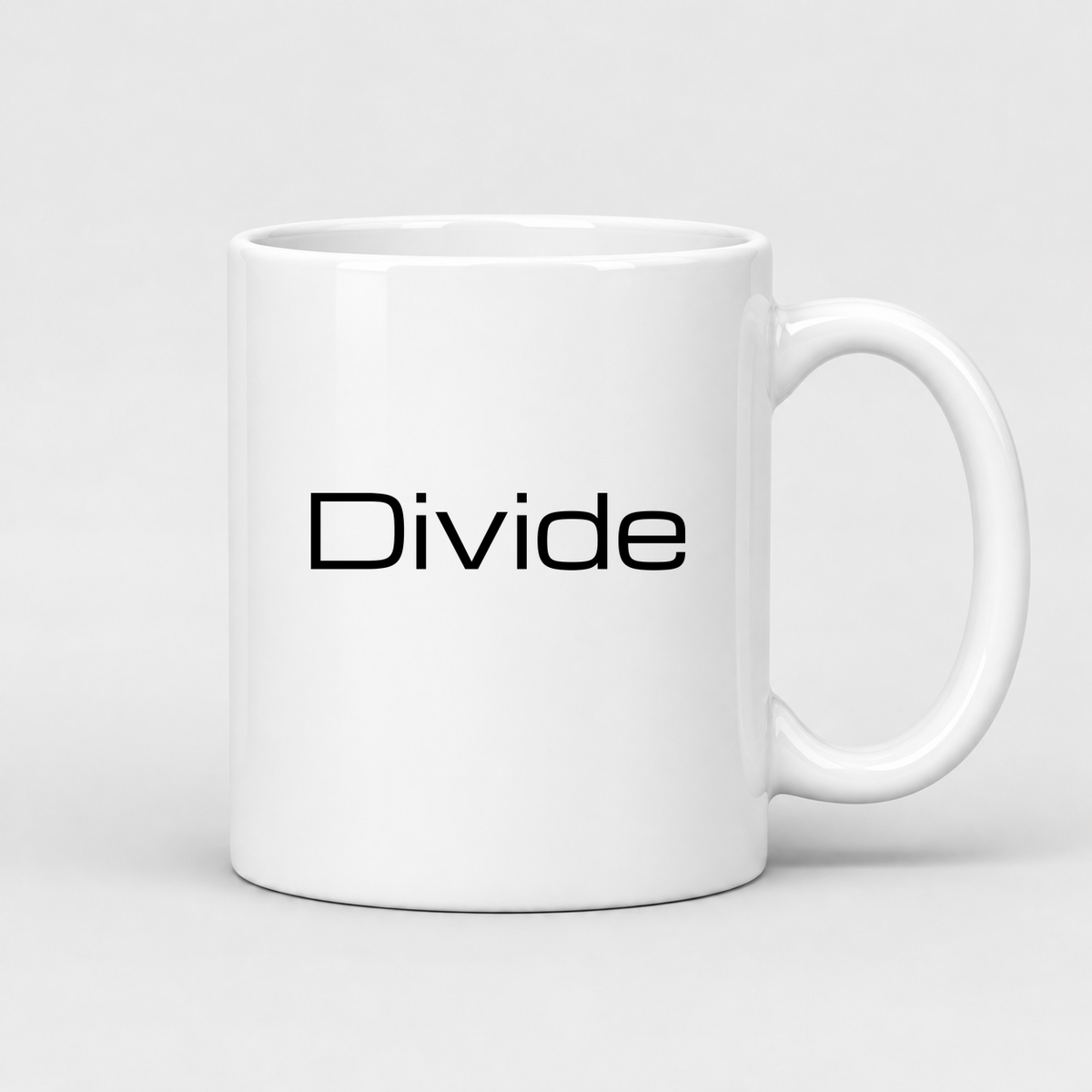 Divide Mug in white