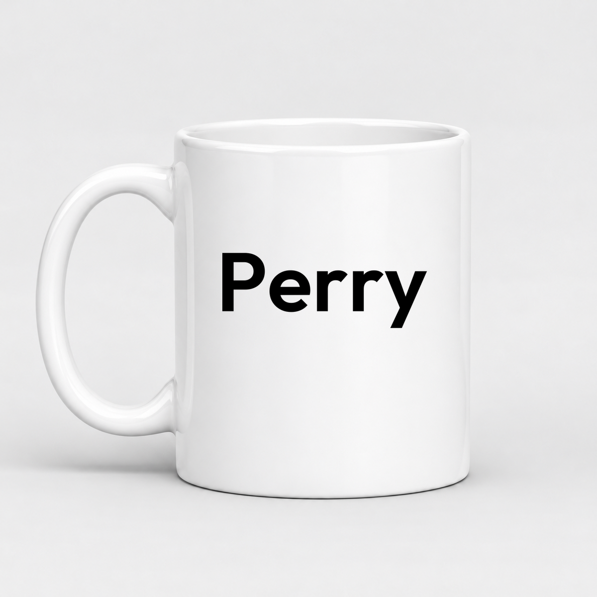 Perry Mug in white with handle left
