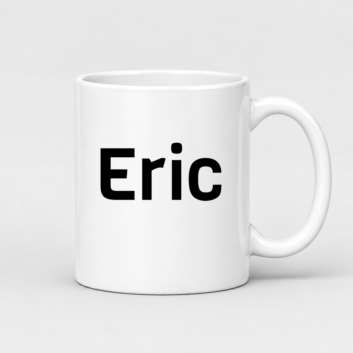 Eric Mug in white with handle right
