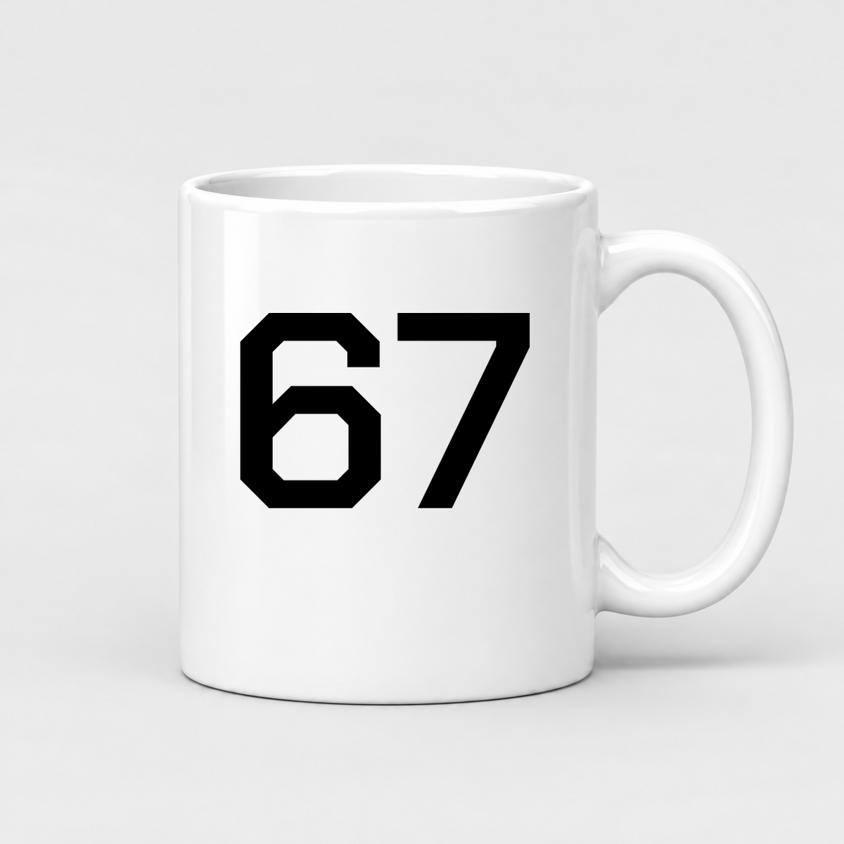 67 Mug in white with handle right